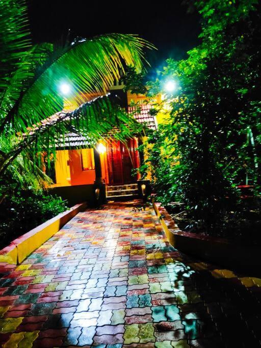 Smith Garden Farm House Auroville Pondicherry Buitenkant foto