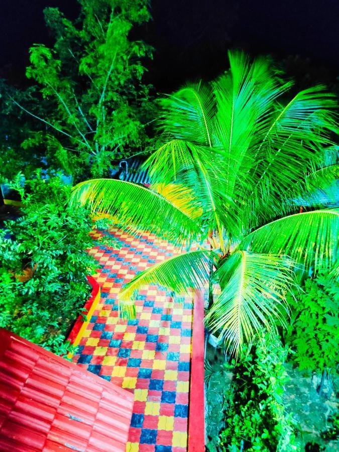 Smith Garden Farm House Auroville Pondicherry Buitenkant foto
